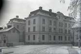 Orig. text: Hörnet Storgatan/Barnhemsgatan.

Lilla byggnaden till vänster i bild är Mamsell Agardhs skola.