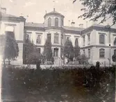 Söderportskolan. Byggt som lasarett 1877. Sedermera högstadieskola, därefter kommunal vuxenutbildning. I en av flyglarna inryms studentbostäder. Idag är hela byggnaden lägenheter