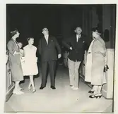 Den danska kungafamiljen med landshövding Wagnsson besöker Domkyrkan.