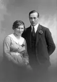 Albert Nöjd och ej namngiven ung dam. Norra Kopparslagargatan 31, Gävle

