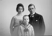 J. A. Karlsson med familj. Norra Köpmangatan 35, Gävle

