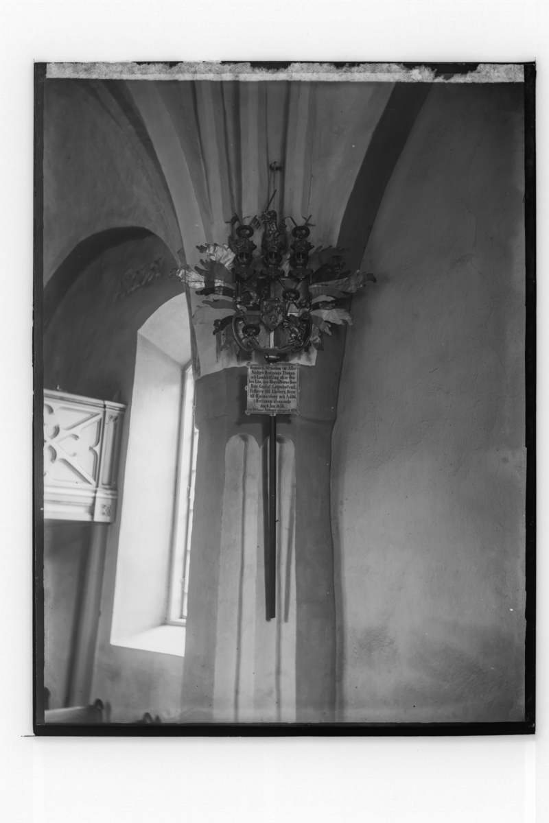 Samuel Lindskog, Almby church, interior. Baron Leijonhufvud’s weapon.