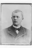 En ung man, bröstbild.Axel Medin.