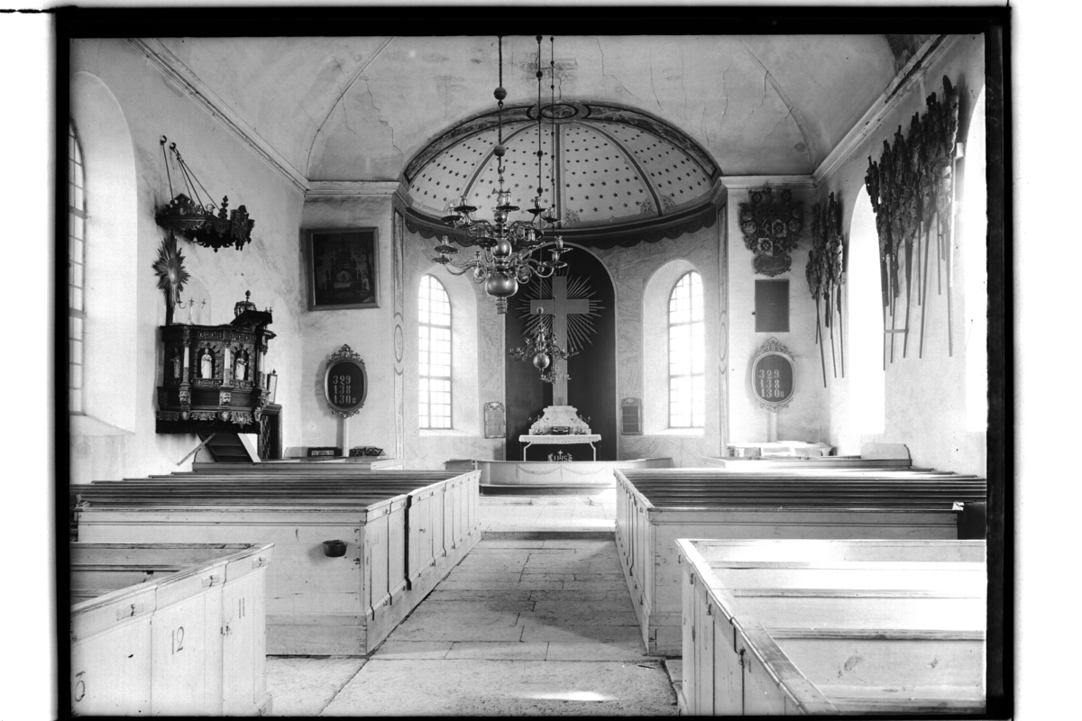 Samuel Lindskog, Lillkyrka kyrka, interiör av kyrkan före restaurering. Beställningsnr. LA-110.