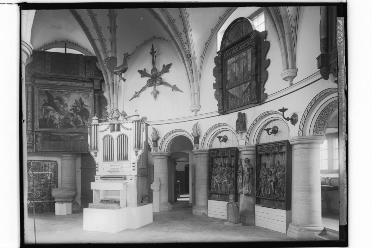 Samuel Lindskog, Örebro läns Museum, The Castle. Interior of the church hall, altar boards, altar cabinets, etc.