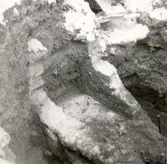 Kalmar Slott. Yttre borggården NV vid grävning för VAO. December - 68.