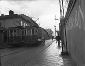 Södra Kungsgatan mot söder.
Kvarteret till vänster är Åldermannen, längre i bakgrunden kv Bisittaren. Träden tillhör Söderhielmska Gården.
