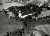 Flygfoto över Gamleby kyrka. Uppförande hela kyrkan 1832-1833.
