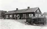 Gästgivaregården i Bröms, riven 1918.