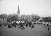 Marknad vid Kyrktorget i Värnamo.