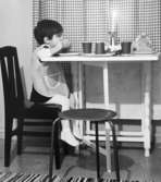 Vänersborg, Kerstin vid kökbordet.