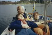 IF-båtliv; Tre personer solar. Enl. givaren: 