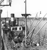 S/S IDKERBERG lossar koks i Fredriksskanshamnen. Foto i maj 1951.
