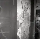 Husar, målning med limfärg å klistrat papper.