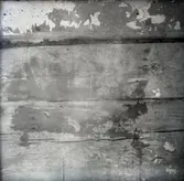 Gästgivaregården i Dörby: Trapphus, vägg i övre våningen mittför trappan. Inristat årtalet 1795 på tredje stockvarvet från taket.