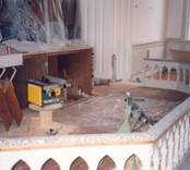 Altarringen i Fagerhult kyrka under restaurering.