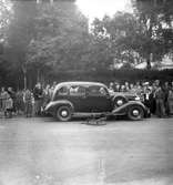 Reportage för Gefle Dagblad. Pantzerhjelmska olyckan. År 1936. Bilen en 1935 Chevrolet Master modell.