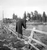 Reportage för Gefle Posten. Översvämningar. Ev i Hamrångetrakten. År 1937