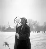 Reportage för Gefle Dagblad. Vivi-Ann på Strömvallen. Konståkning. År 1936
