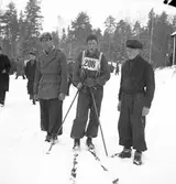 Polisens stafettävling. Skidåkning. 1935




