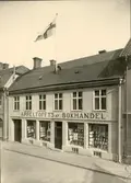 Appeltoffts bokhandel på Storgatan 12. Fram till 1970-talet drevs i samma regi en kontors- och pappershandel vid Stortorget.