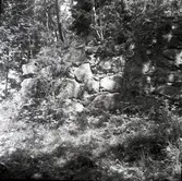 Rester av befästningsverk vid Gamla Fogelvik.