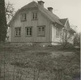 Ett bostadshus i Loverslund, Lovers kvarn.