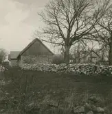 Murad ekonomibyggnad i Äleklinta.