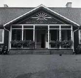 Prästgården i Odensvi. Öppen veranda.
