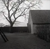 Likbod vid kyrkogården.