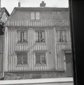 Bostadshus i kvarteret Bokbindaren. Fasaden mot gatan.