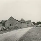 Ödegården i Gillberga 7:8. ägare Erland Nilsson. Ladugårdarna.