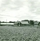 Möjligen kan detta vara en skola i Enerum.