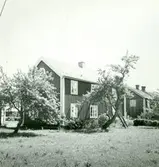 Motiv från en gård i Mellby.