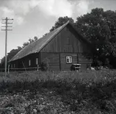 Ladugård mitt för gästgivargården.