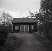 Byggnad på gården mittemot Torstenssons.