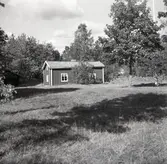 En enkelstuga på Misterhults hembygdsgård.