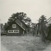 Birger Broströms sjöbod och nätställning.