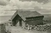 Sjöbod i sten vid Bruddestads fiskeläge.