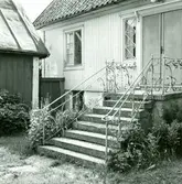 Eibert Anderssons gård. Trappan till stora byggnaden.