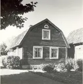 Sommarköket på gården Södra Norrby 1:2 inrymdes i denna byggnad.