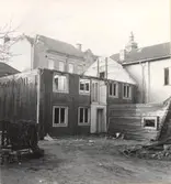 Magistern 12, Storgatan. Trähus under rivning för att lämna plats för kontorshus för Kalmar kommun.