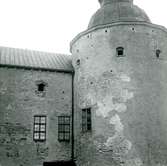 Ett torn på Kalmar slott, under renovering.