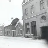 Bostadshus och en kemtvättsbutik på Fiskaregatan.