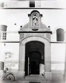 Porten till gamla varmbadhuset i Kalmar.