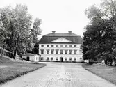 Helgerums slott från gårdssidan.