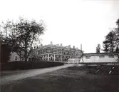 Ålderdomshemmet med sitt sjukhus.