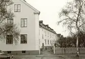 Radstående tvåvåningshus från 1920-talet., Ryttaregatan i Kalmar.