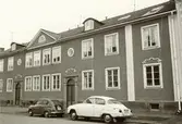 Radstående tvåvånings bostadshus från 1920-talet. Tegnérgatan i Kalmar.