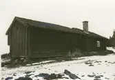 Stuga och loftbod, före restaurering.